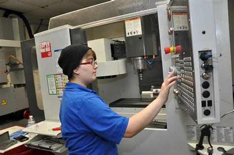 cnc machine technology student|cnc machinist school near me.